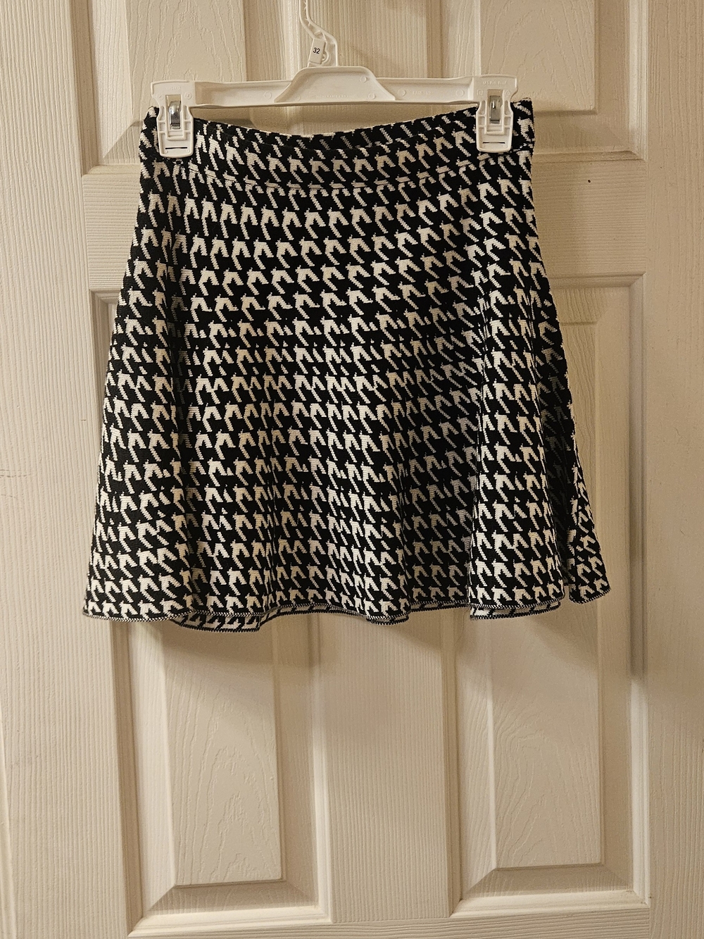 Candie's Black and White Houndstooth Skater Skirt